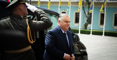 "Просто и примитивно": у Зеленского объяснили слова Орбана о прекращении огня