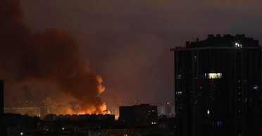 РФ ударила по Киеву баллистикой и добивает дронами: что происходит в столице, подробности (видео)