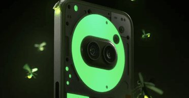 Випущено смартфон, що світиться в темряві, накладом усього в 1000 екземплярів (відео, фото)