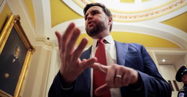 "Теряют много людей": Джей Ди Вэнс поставил под сомнение территориальные успехи РФ