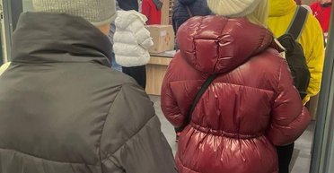 У столичних відділеннях "Нової пошти" утворилися величезні черги, — соцмережі