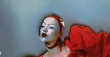 Ліла Мосс знялася в незвичній фотосесії та розповіла про зіркову маму (фото)