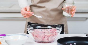 Ешьте меньше соли: 5 способов сократить потребление, не жертвуя вкусом