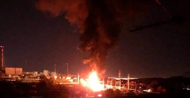 Дроны атаковали морской порт в Приморске: загорелся нефтеналивной терминал (видео)