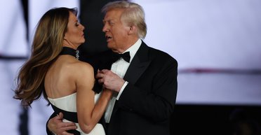 "Я навчуся": стало відомо, що говорив Дональд Трамп Меланії під час танцю на балу