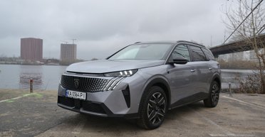 Тест-драйв Peugeot 5008: самый доступный семейный кроссовер в Украине
