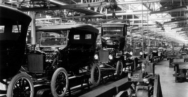 Революція в автовиробництві: 112 років тому Ford запустив перший у світі конвеєр (фото)