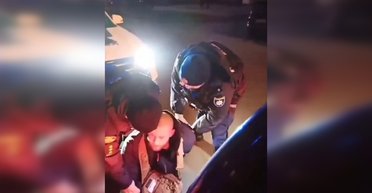 "Инвалид на голову": реакция полиции и 25 ОПДБр на заламывание рук ветерану войны (видео)