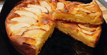 Нежная и вкусная выпечка: рецепт творожного пирога с яблоками