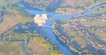 ВСУ уничтожили еще один мост в Курской области: Олещук показал момент удара (видео, фото)