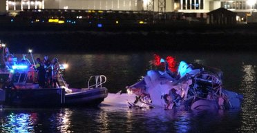 После авиакатастрофы из реки достали более 30 тел: подробности трагедии в США