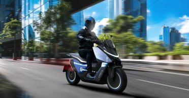 Итальянцы создали необычный электроскутер с экстравагантным дизайном (фото)