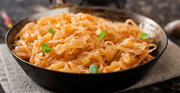 Тушкована капуста, як у бабусі: простий рецепт бюджетної страви