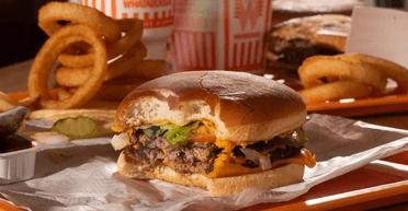 Чоловік вимагає 1 млн доларів через помилку під час приготування гамбургера