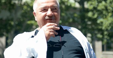 К власти каждый раз приходят диктаторы, воры и мерзавцы, — Роберт Стуруа