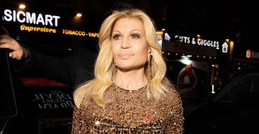 "Кто это?": поклонники раскритиковали Донателлу Версаче за отредактированные фото