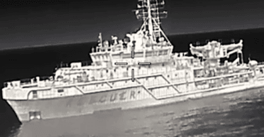 Боятся выходить в море: ВМС поделились деталями атаки на корабль РФ у Новороссийска (видео)