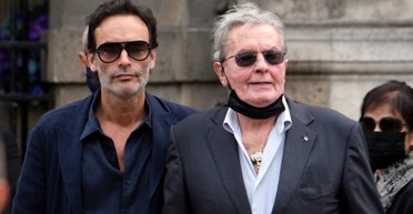 Суд визнав 88-річного Ален Делона недієздатним