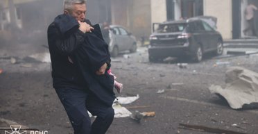 Кількість постраждалих зросла: Зеленський відреагував на удар по дитсадку у Харкові (фото)