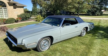 Люкс из 60-х: на аукцион выставили уникальный Ford с телефоном и телевизором (фото)