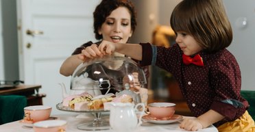 Всем выйти из тени: почему в Раде предлагают курьерам, швеям и таксистам платить новый налог