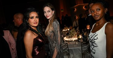 Дві легенди: Сальма Гаєк засвітилася в компанії Анджеліни Джолі (фото)