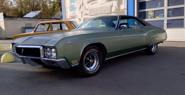 Роскошь из 70-х: в Киеве засветилось знаменитое американское авто (фото)