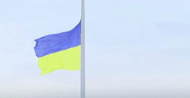 У Києві приспустили головний прапор України: у чому причина