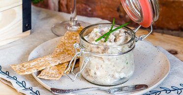 Оселедцеве масло: як швидко приготувати дуже смачну намазку