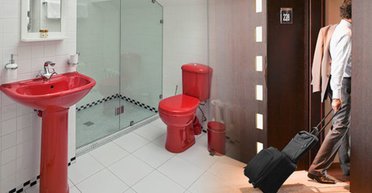 Жінка в шоці після того, як її бойфренд-сантехнік вкрав унітаз після розставання (фото)