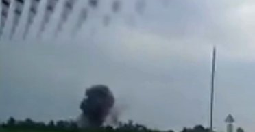 Серия взрывов и дым: ВС РФ потеряли комплекс ПВО вплотную к Белгороду, — соцсети (видео)