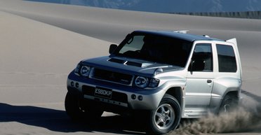 В Украине заметили редчайший заряженный внедорожник Mitsubishi Pajero Evolution (видео)