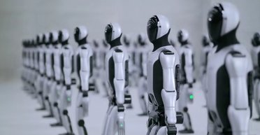 Китайские роботы готовы воевать: почему коммунисты КНР заставляют их маршировать