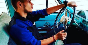 Підліток з Маріуполя отримав повістку в РФ: ЗМІ з'ясовували, чи повернуть його до України