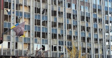 Ни одного целого стекла: "шахед" РФ повредил Институт журналистики КНУ им. Т. Шевченко (фото)