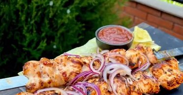 Шашлик із коропа: покроковий рецепт від Валерія Пономаря (відео)