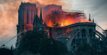 Таємницю свинцевих саркофагів під собором Паризької Богоматері розгадано: що з'ясували