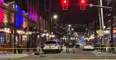 В США на вечеринке по случаю Хэллоуина прозвучали выстрелы: десятки раненых и жертвы (видео)