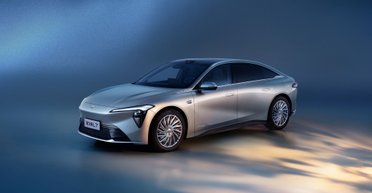 500 сил и расход 0,5 л/100 км: General Motors показали недорогой аналог Audi A6 (видео)