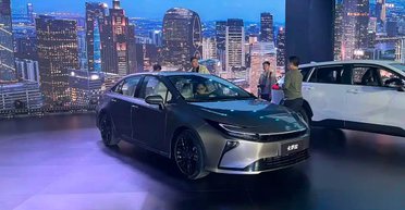 Дебютувала нова Toyota Corolla 2026: як змінилася найпопулярніша у світі модель (фото)