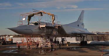 1800 км от границы: дроны ГУР повредили самолет на аэродроме "Оленья", — источник (видео)