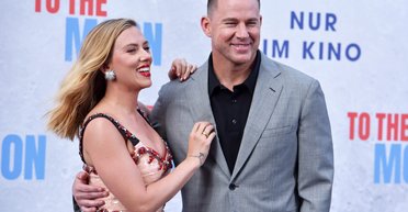 Скарлетт Йоганссон у гламурній сукні з'явилася на прем'єрі в Берліні (фото)