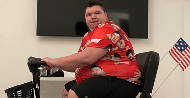 Мінус 113 кг: популярний фуд-блогер здивував своїм схудненням (відео)