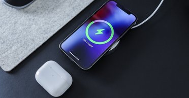 Стало известно, какая популярная функция смартфонов на самом деле разряжает аккумулятор