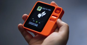 "Убийца смартфонов" ИИ-гаджет Rabbit r1 оказался всего лишь приложением для Android (видео)