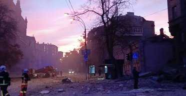 В Киеве в результате атаки дронами горел корпус Нацбанка Украины