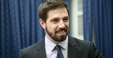 Требует объяснений по "клеветнической кампании" против Венгрии: в Киев прибыл заместитель Сийярто