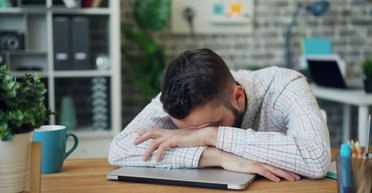 Постоянная усталость: 8 неочевидных причин, почему вы всегда чувствуете себя истощенными