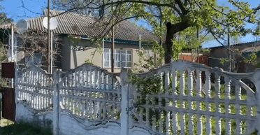 Украинец купил дом в селе: теперь заробатывает на огороде (фото)