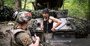 "Ефективний зомбіленд": беззбройних солдатів РФ відправляють рити окопи, виживає 50%, — офіцер